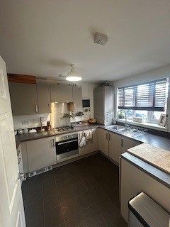 8 Killick Road, Westvale Park, Horley, Surrey